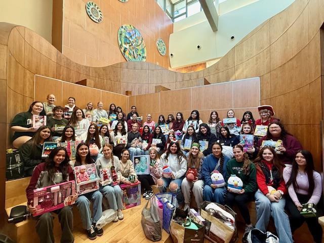 HOSA Students Deliver Over 100 Toys to Dells Childrens Featured Photo