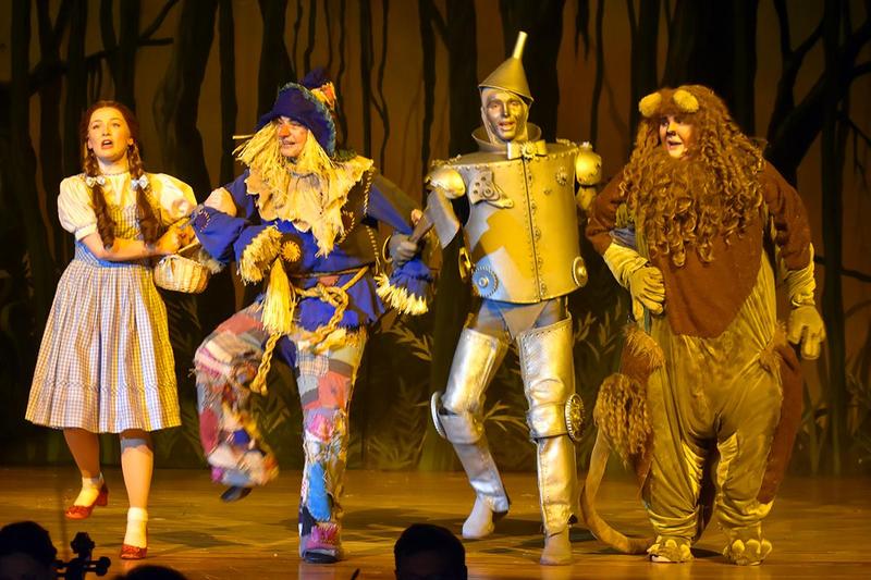 A scene from the wizard of oz