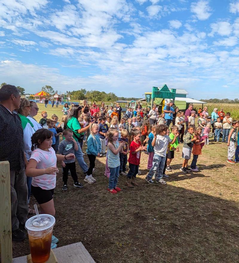 Elementary trip to pumkin patch