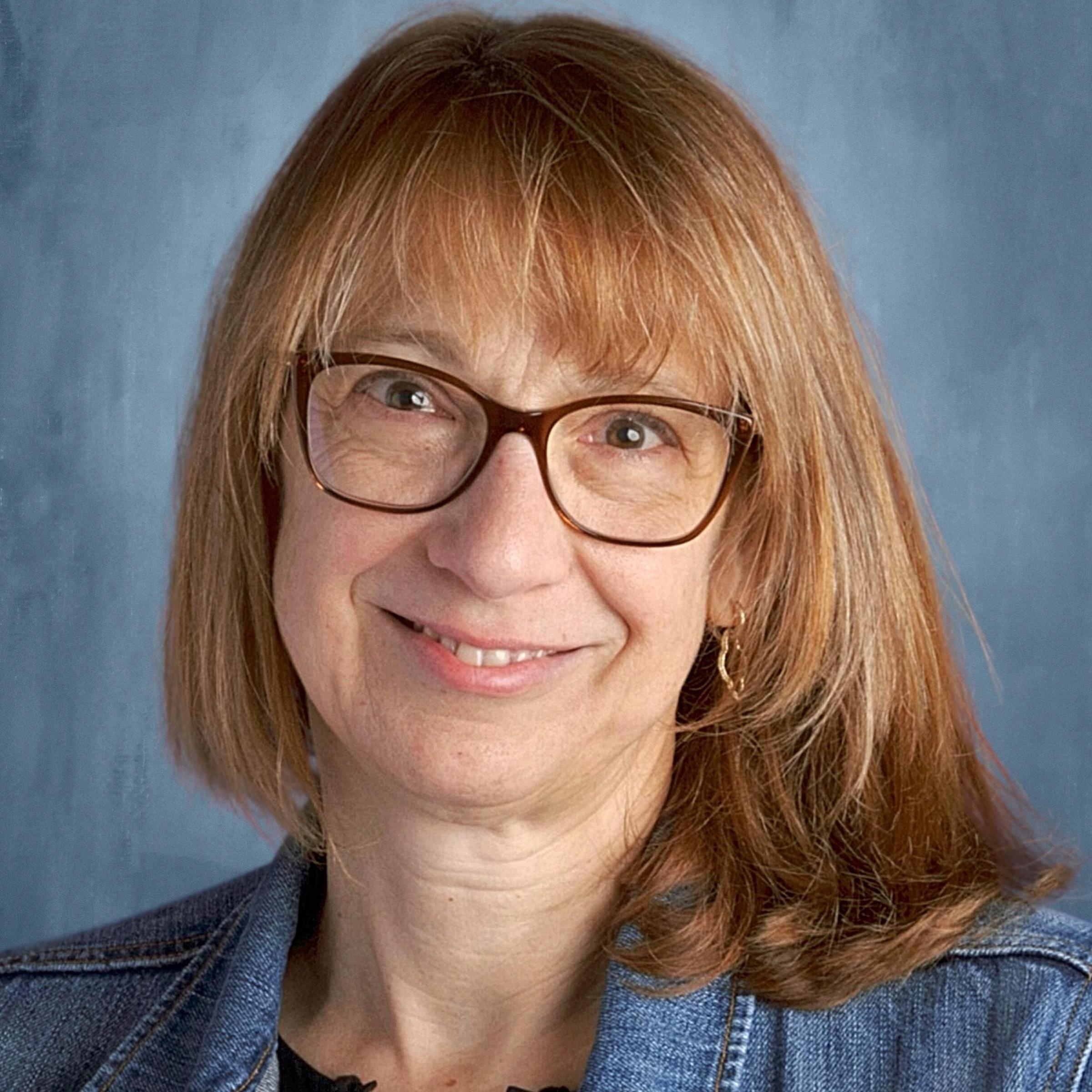 LisaRenner's Profile Photo