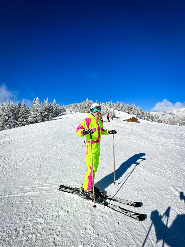 Miles Cogan skiing