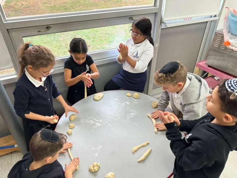 Brandeis Celebrates an Inspiring “Shabbat Across Brandeis” Week