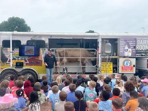 Mobile Dairy Classroom Visits Spring Hill Primary