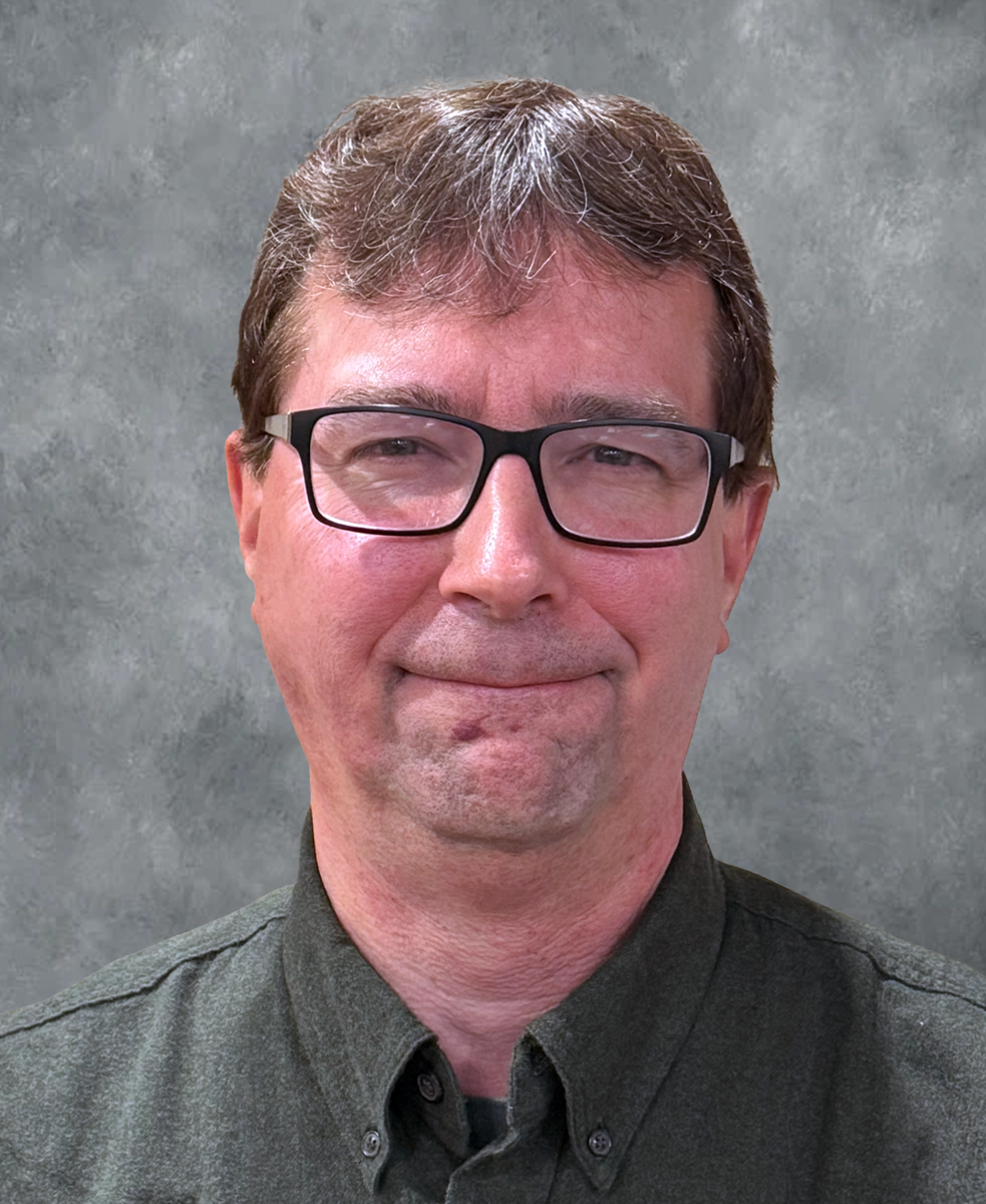 Daniel Decker headshot