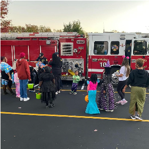 Hundreds Join Us at Lab for our Inaugural Trunk or Treat!