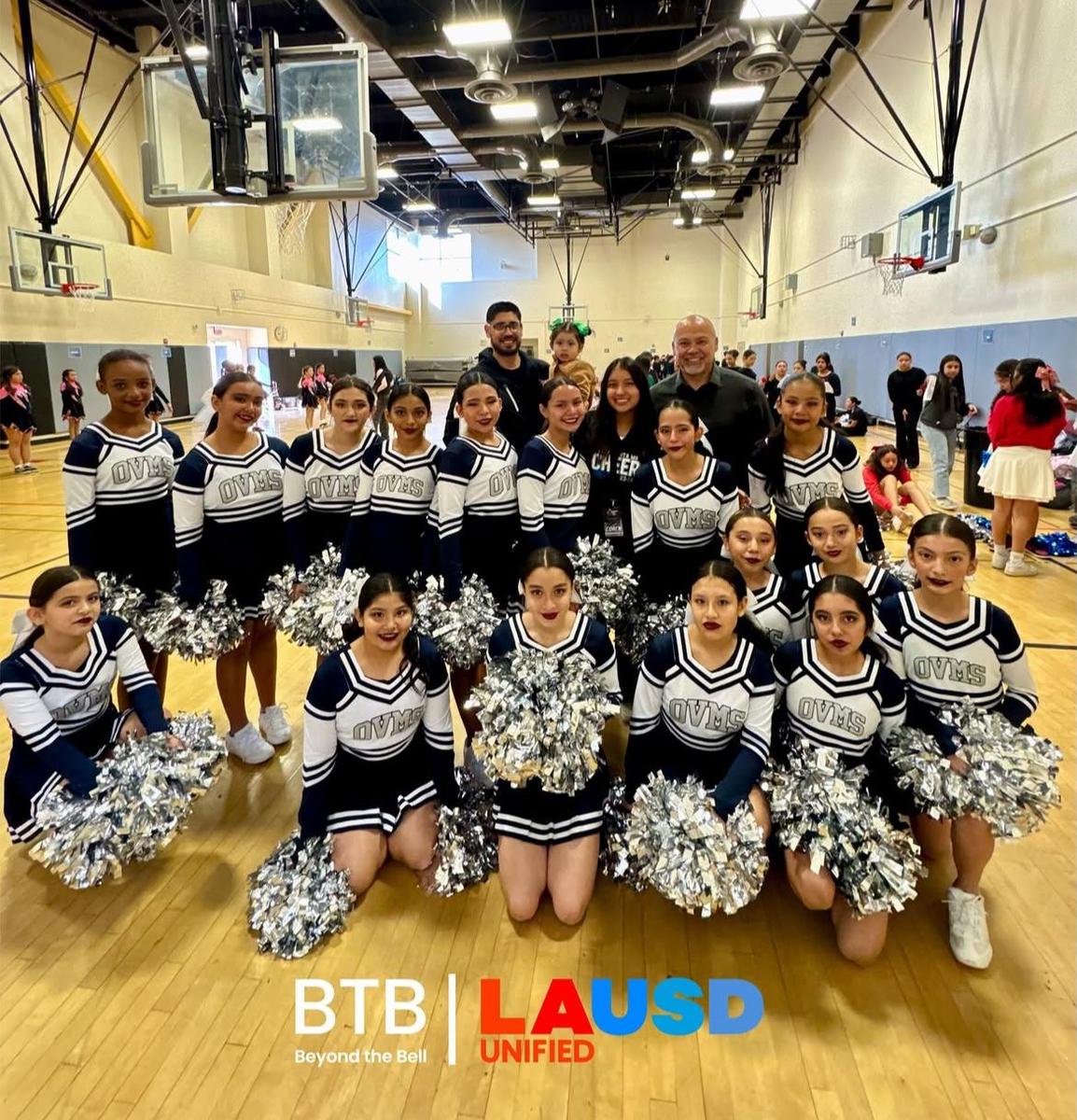 cheerleading group