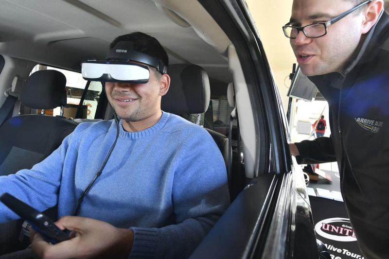 Students Experience Distracted Driving in Virtual Reality Featured Photo