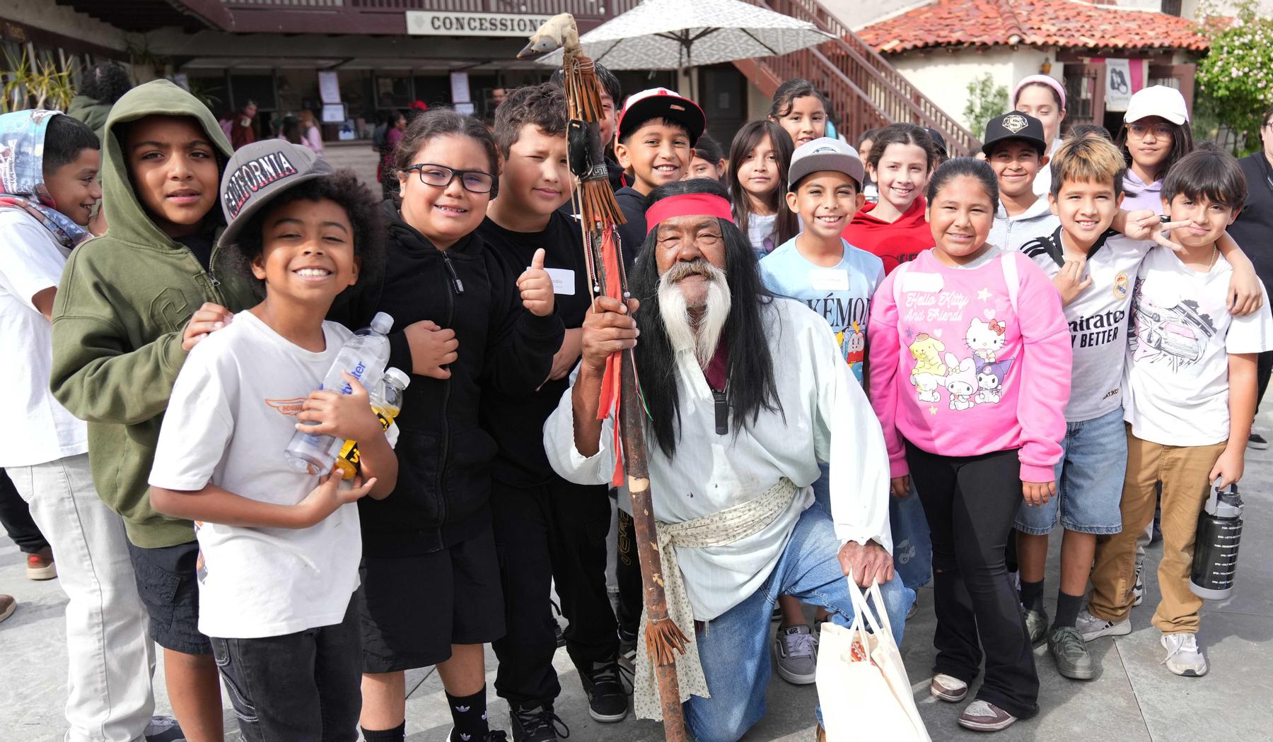 4th grade students with an Actor at the Ramona Pageant
