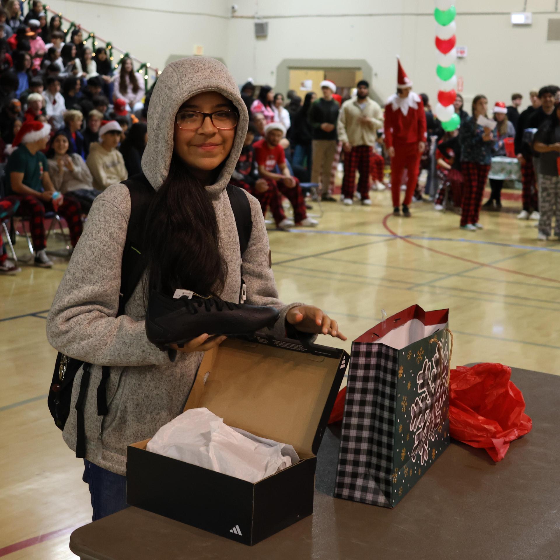 students receiving gifts