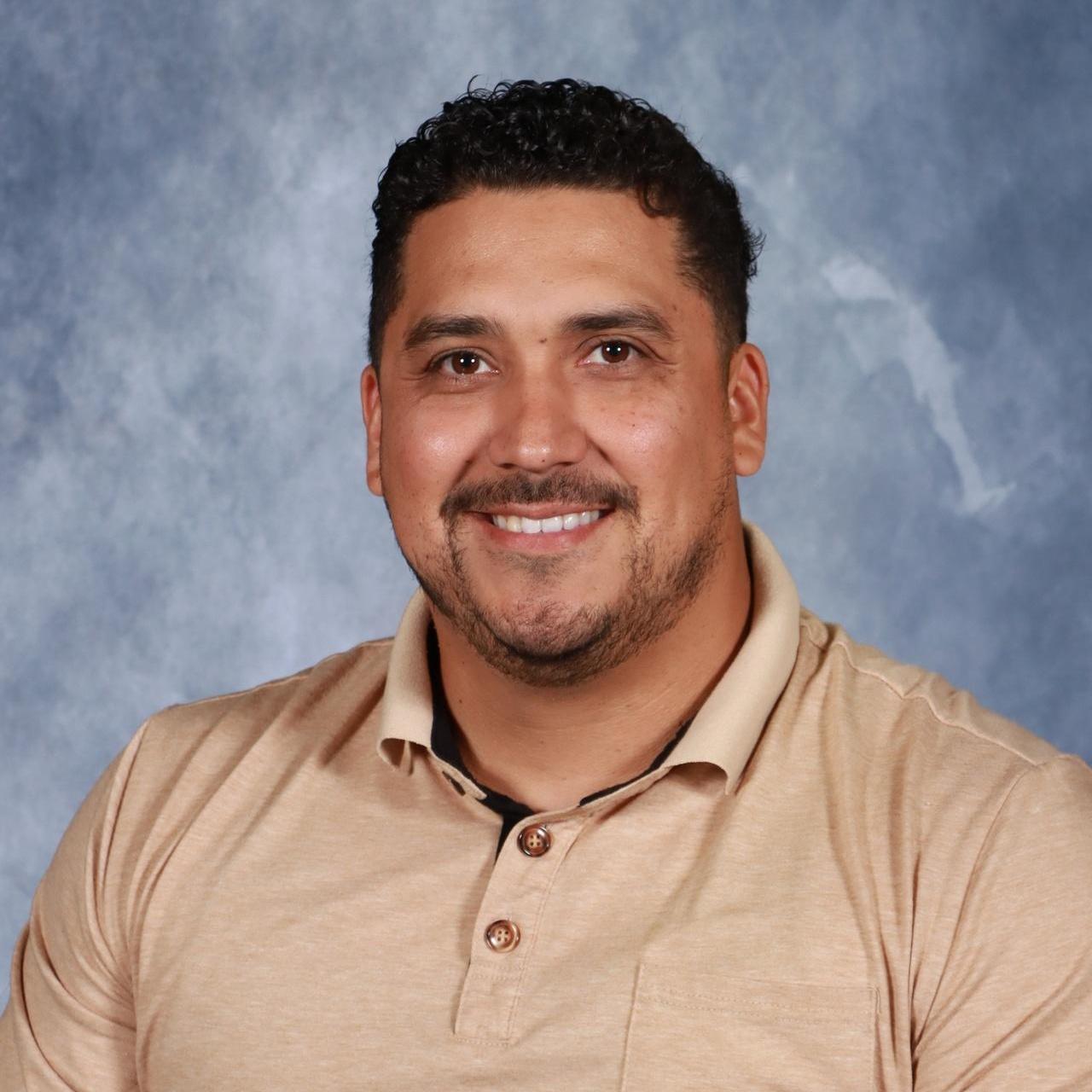 IvanLanderos's Profile Photo