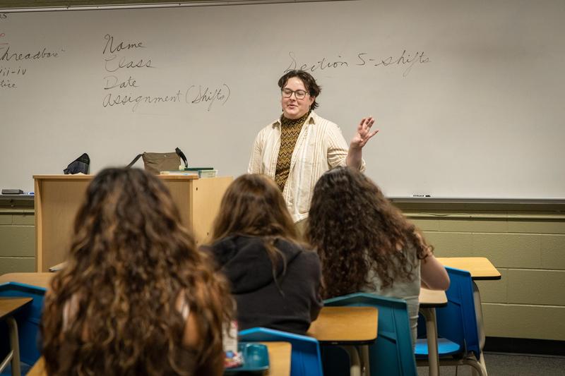 Lena Yeakey Visits with Forensics Students