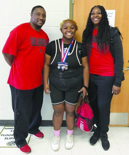 Powerlifting Za'Mijah headed to State!