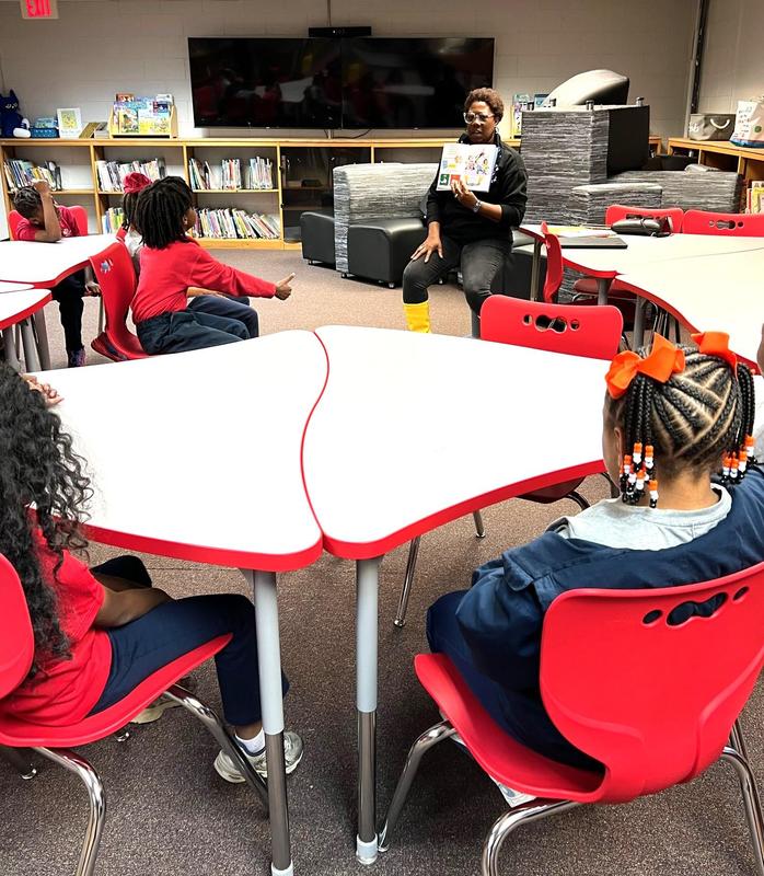 Guest Reader Inspires Students to Read