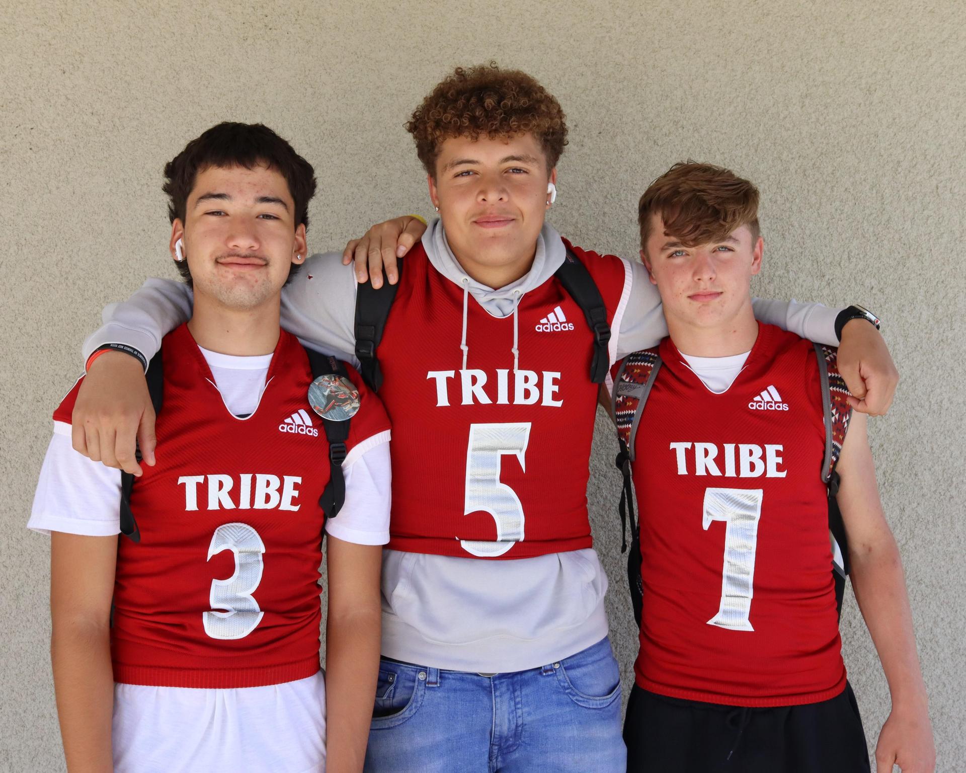 students wearing red to show school spirit