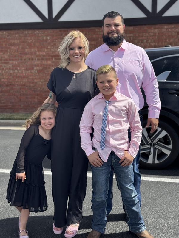 Logan Askins with family