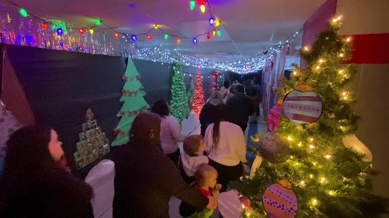 Southeast Elementary Christmas on Tiger Lane Hall Photo