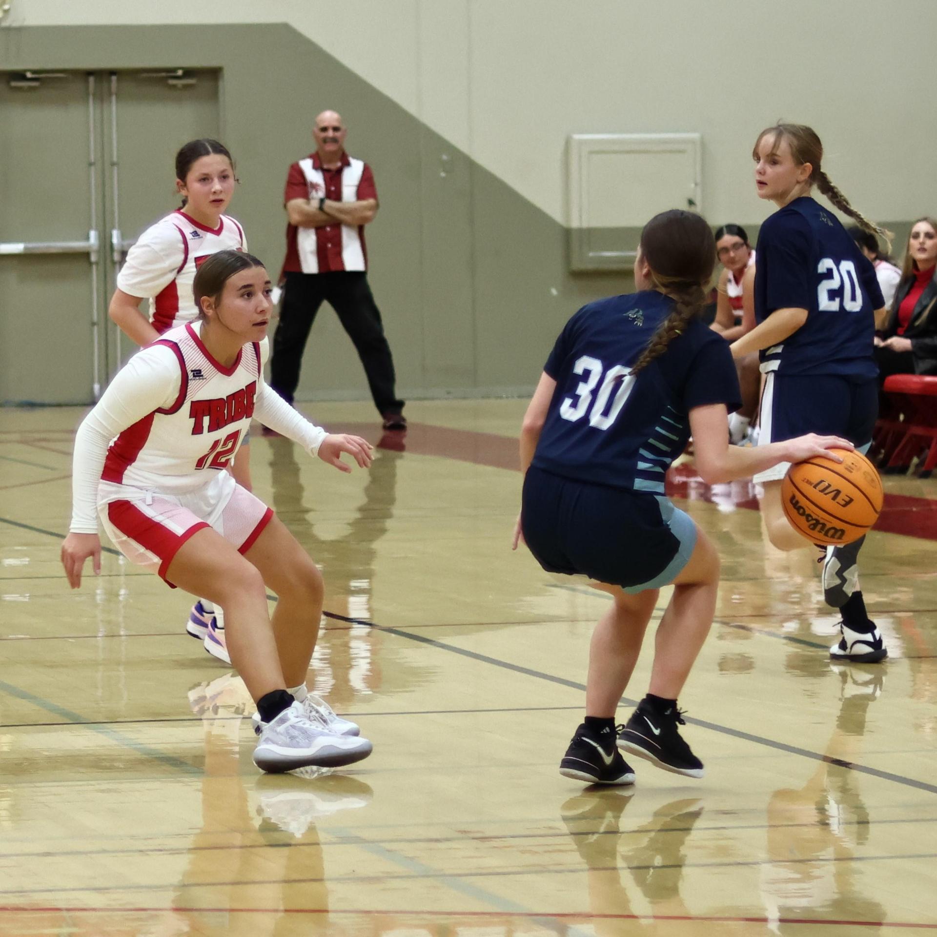varsity girls playing against yosemite