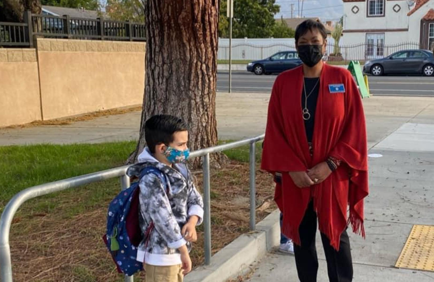 Welcome back to school @LaVernePUSD Lions! Thank You Board Member, Adrienne Konigar-Macklin for welcoming our young scholars! #proud2bepusd #cityofpomona