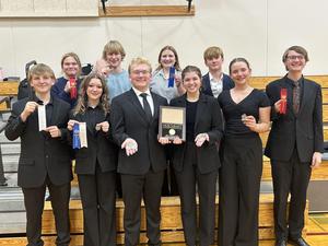 Oral Interp team with trophy