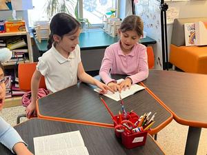 Practicing Mah nishtana in ASL