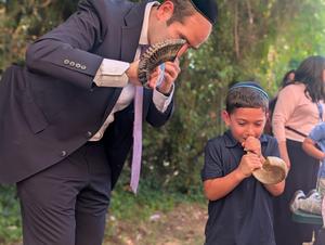 blowing the shofar