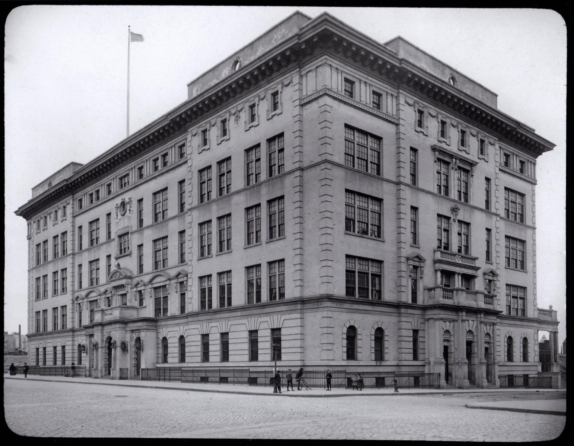 1900 pic of building