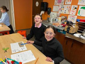 4g learns about forces in STEA<