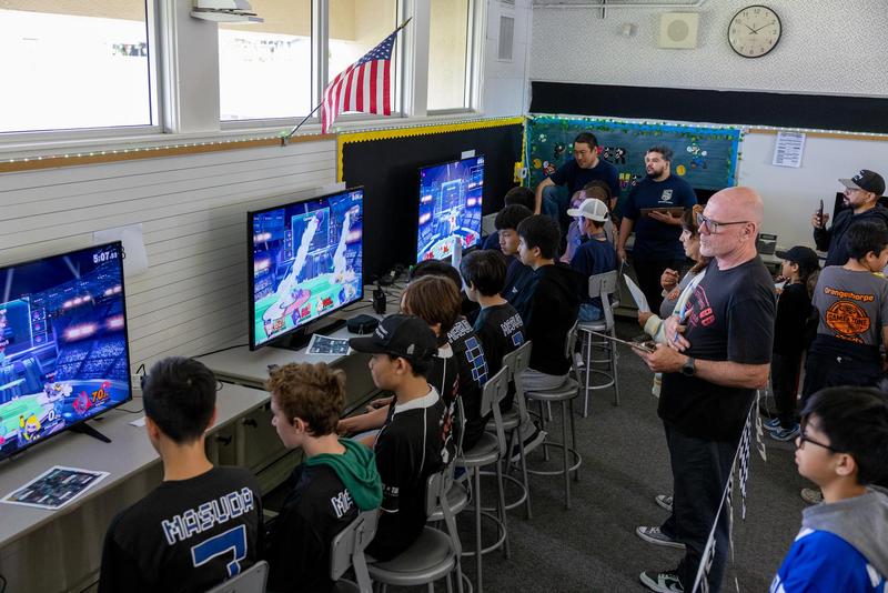 Students competing at Pyles esports tournament