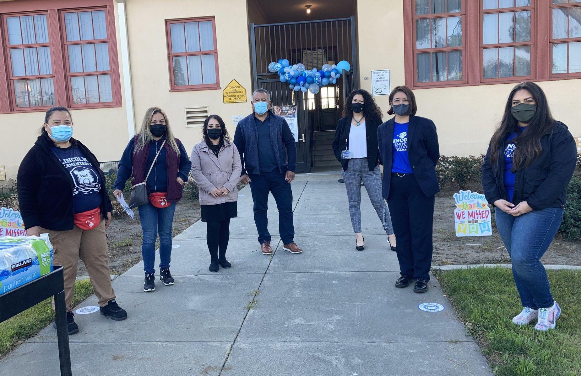 Welcome Back Lincoln Elementary! Board Member Lorena Gonzalez and Superintendent Martinez Welcoming Students! #proud2bepusd Schedules available at: https://proudtobe.pusd.org/apps/pages/covid19studentupdates
