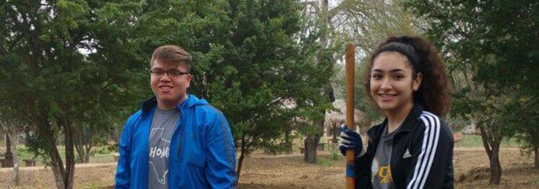 AECHS Students cleaning up at Quinta Mazatlan