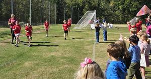 Running the 4th-Grade One Miler at James River Day School