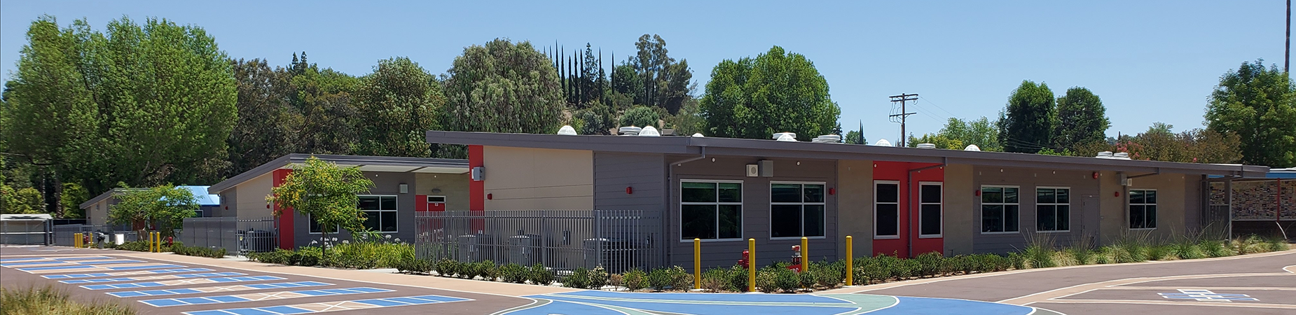Calabash Elementary School outdoor photo of school and playground