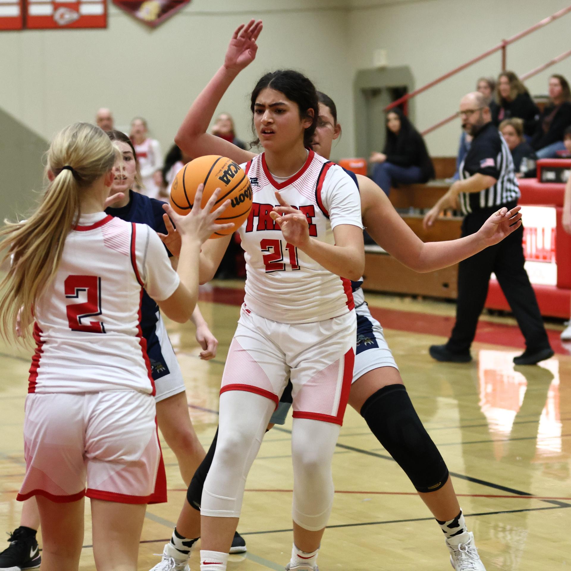 varsity girls playing against yosemite