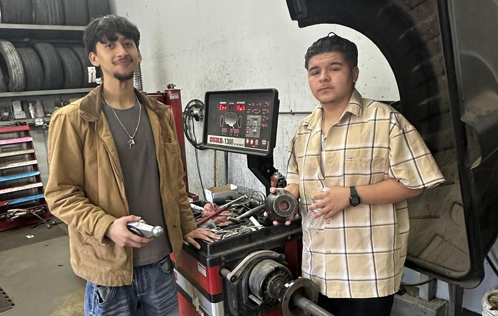 Students presenting at their internship