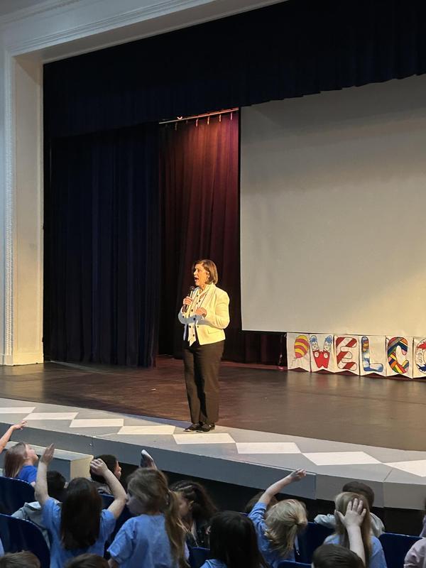 Michelle Wright visits DLE