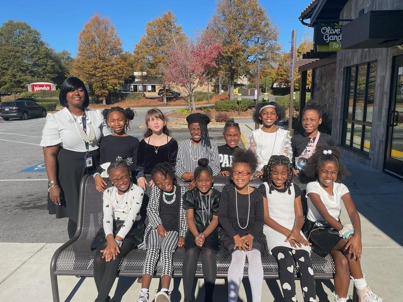 SEM Pearls of Etiquette Shine During Olive Garden Field Trip Featured Photo