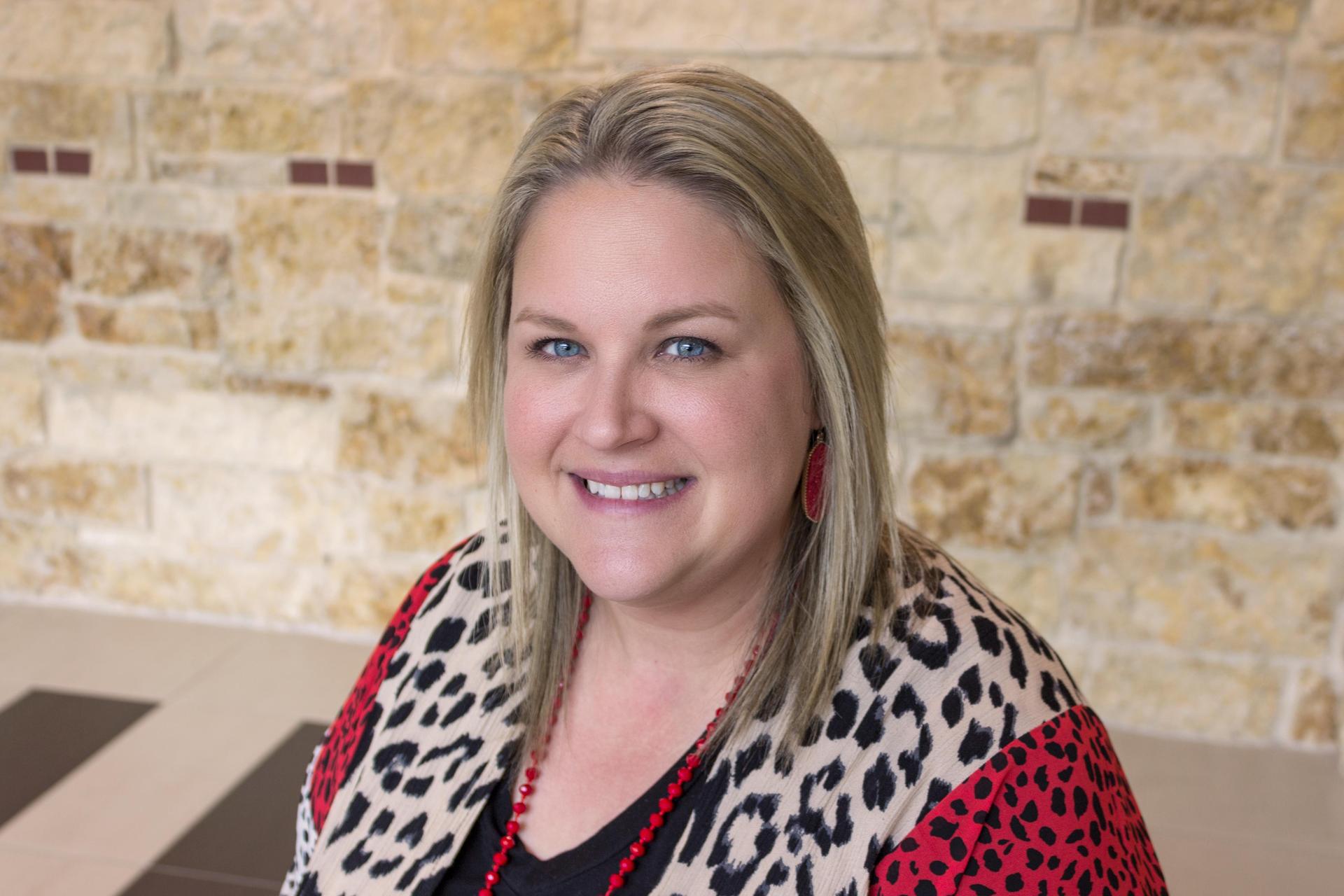 Julie Furlow headshot