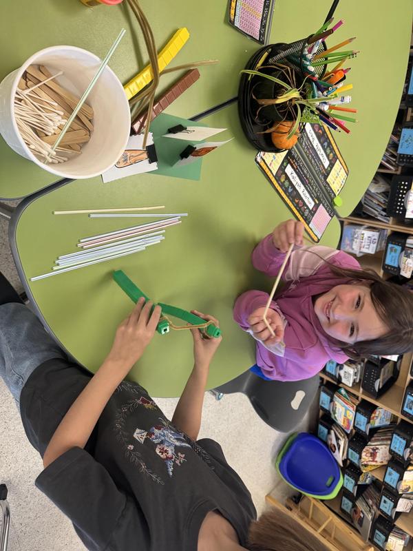 2nd graders using STEM