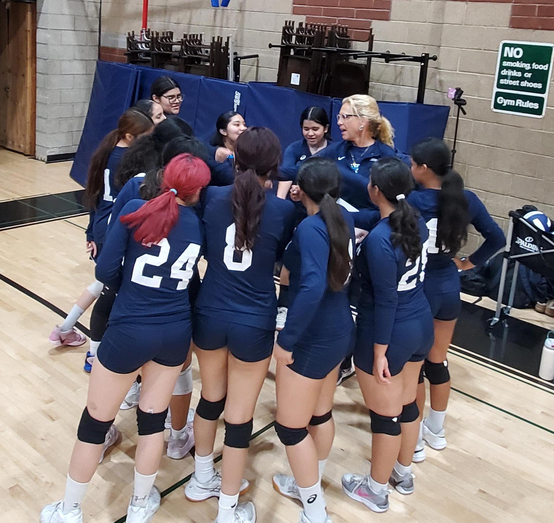 Girls Volleyball 25-26 Photos