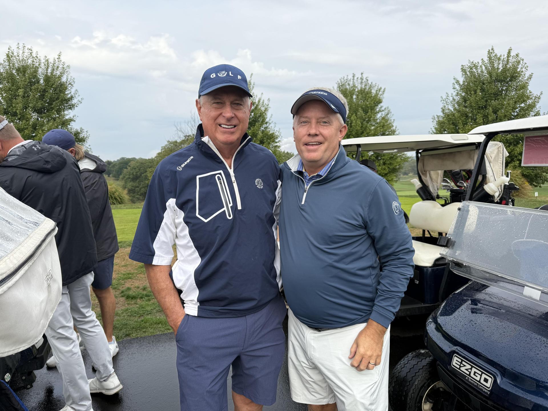 Golfers at the Vikings Boosters Golf Outing