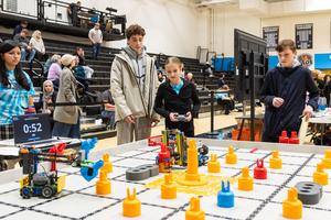 Reacting to a move at robotics