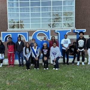 Students posing in front of TSU