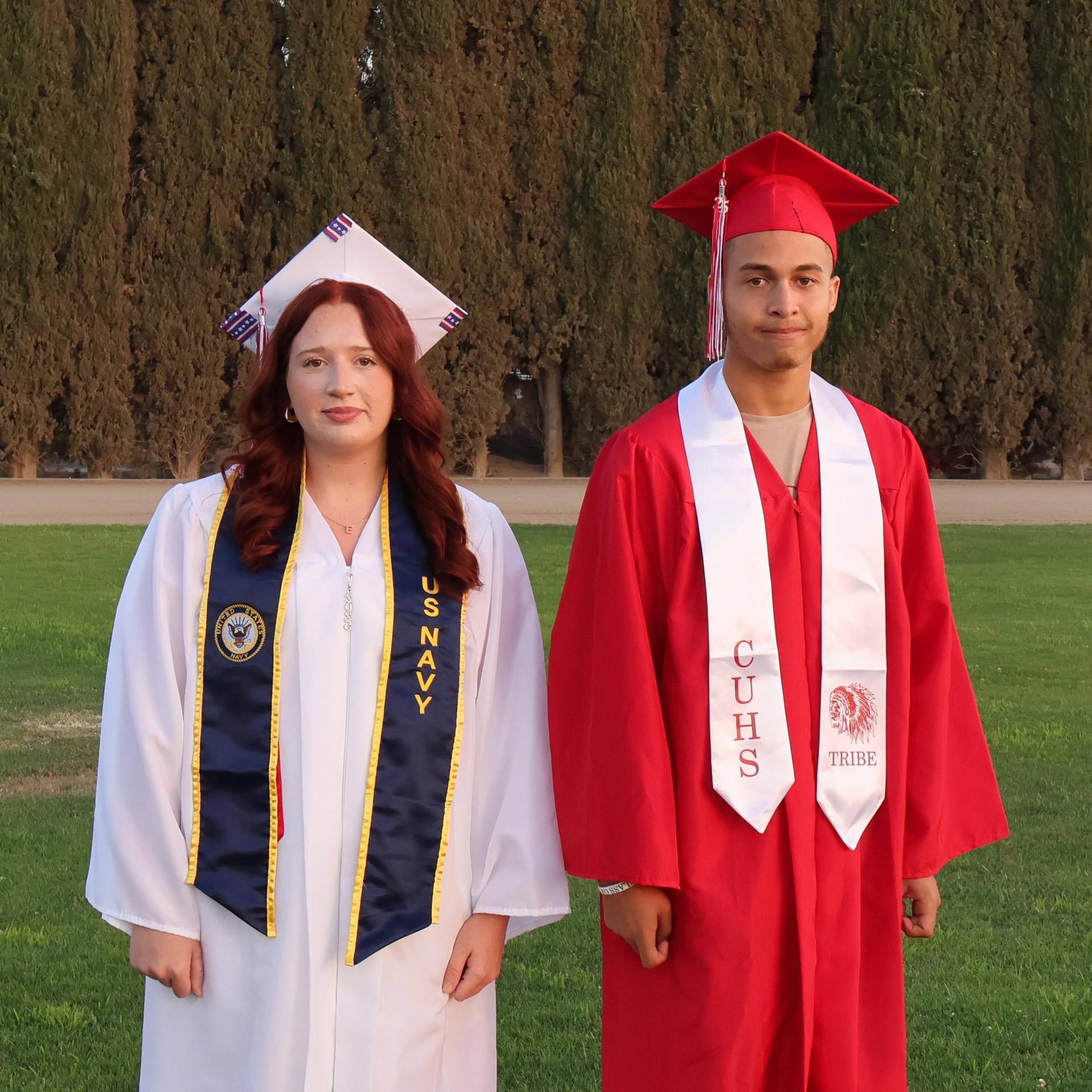 seniors posing together before walking in to graduation