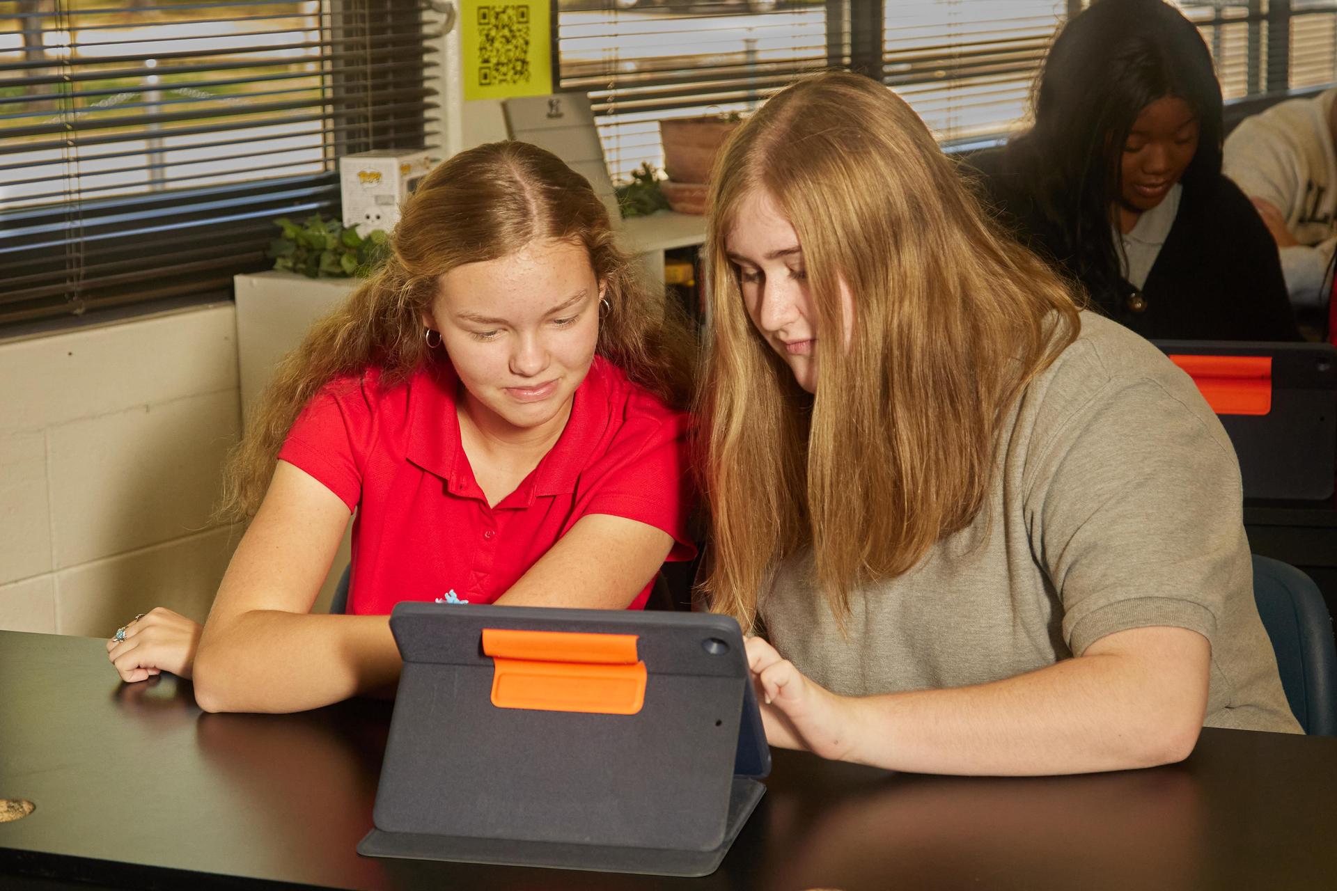 Northeast High School Students iPad Usage Photo 