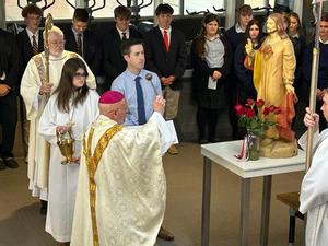 Blessing the Sacred Heart of Jesus
