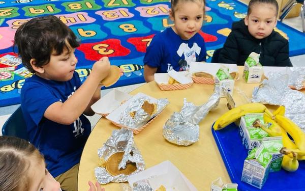 students having lunch