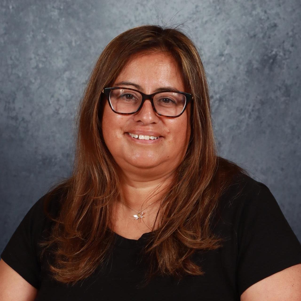 AdrianaMora's Profile Photo