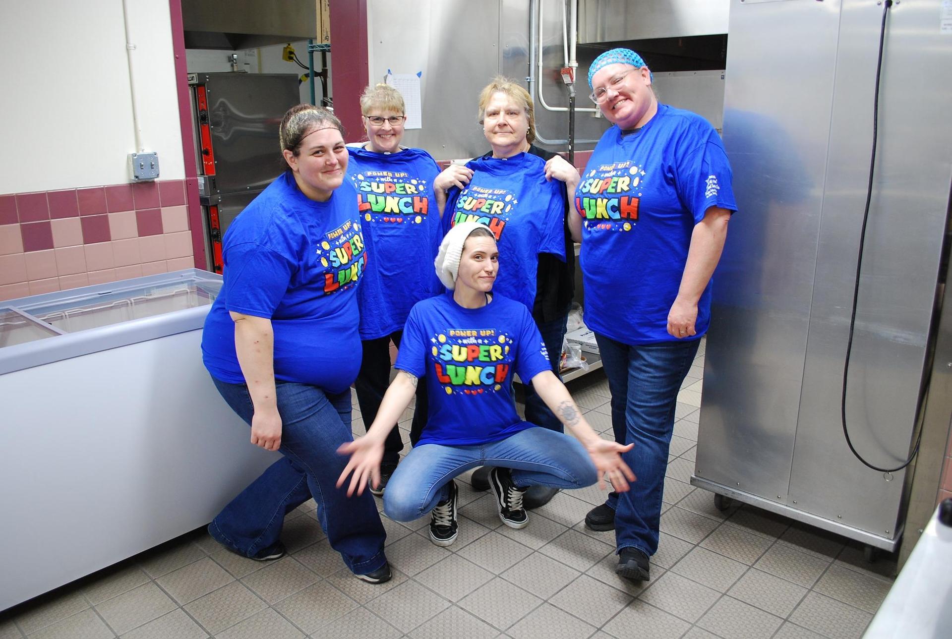 DHS lunch workers