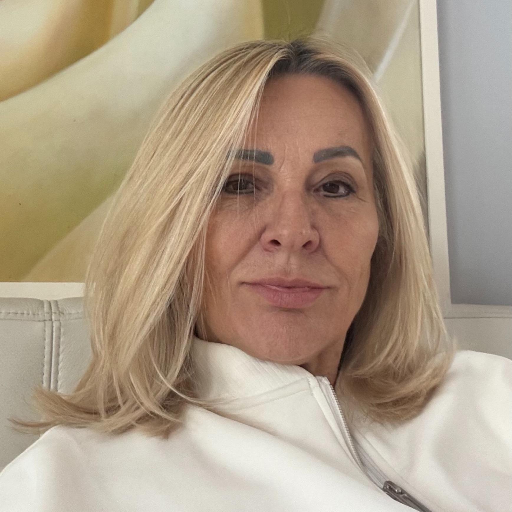 EvaMalikova's Profile Photo