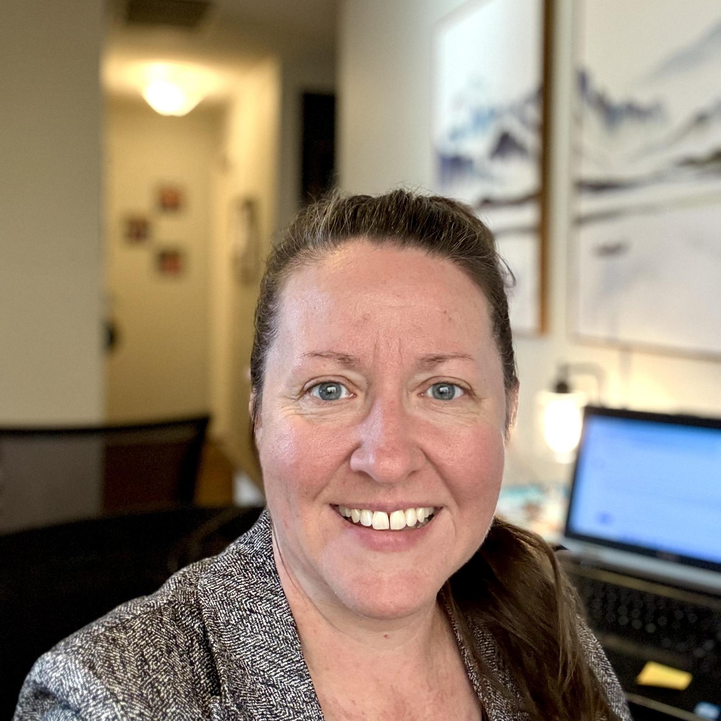 JulieOuellette's Profile Photo